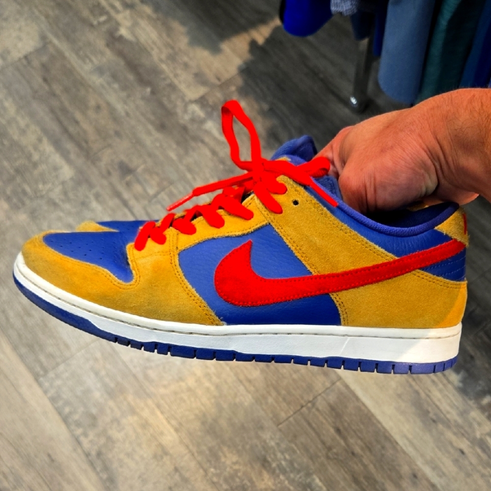 Nike Sb Dunk Low REVERSE PAPA Bear Size 11 MENS Sneakers with Red Swoosh